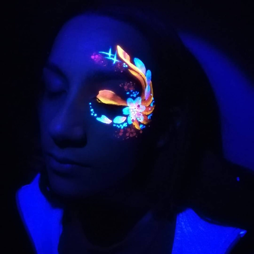 Grimage: De joli maquillage phosphorescent à la lumière noire et fluorescent  , planète ,volutes ,caca arcs-en-ciel  - Le blog de diddlindsey